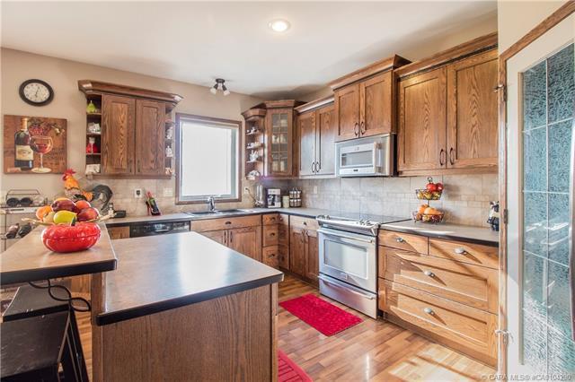 32 Lacey Close, House detached with 3 bedrooms, 2 bathrooms and 2 parking in Red Deer AB | Image 6