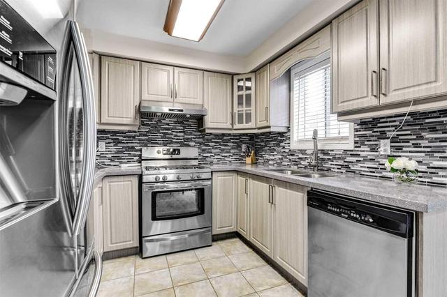 82 Lonestar Cres, House semidetached with 3 bedrooms, 3 bathrooms and 2 parking in Brampton ON | Image 6