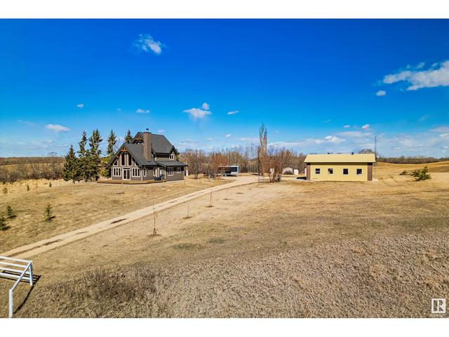 20036 Township Road 414, House detached with 3 bedrooms, 2 bathrooms and null parking in Stettler County No. 6 AB | Image 35