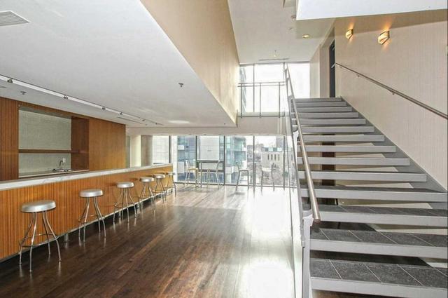 2206 - 285 Mutual St, Condo with 2 bedrooms, 1 bathrooms and 1 parking in Toronto ON | Image 10