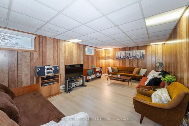 43 Coney Rd, House detached with 3 bedrooms, 2 bathrooms and 3 parking in Toronto ON | Image 21