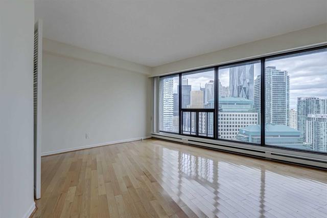 3506 - 65 Harbour Sq, Condo with 2 bedrooms, 2 bathrooms and 1 parking in Toronto ON | Image 19