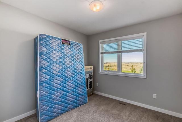 335 Mildred Dobbs Boulevard N, Home with 3 bedrooms, 2 bathrooms and 2 parking in Lethbridge AB | Image 22