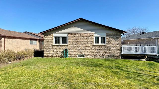 136 Fawcett Tr, House detached with 3 bedrooms, 2 bathrooms and 5 parking in Toronto ON | Image 21