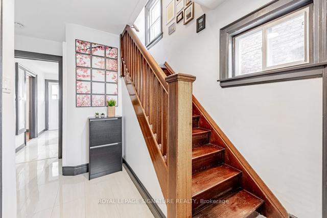 26 Chamberlain Ave, House detached with 3 bedrooms, 2 bathrooms and 3 parking in Toronto ON | Image 6