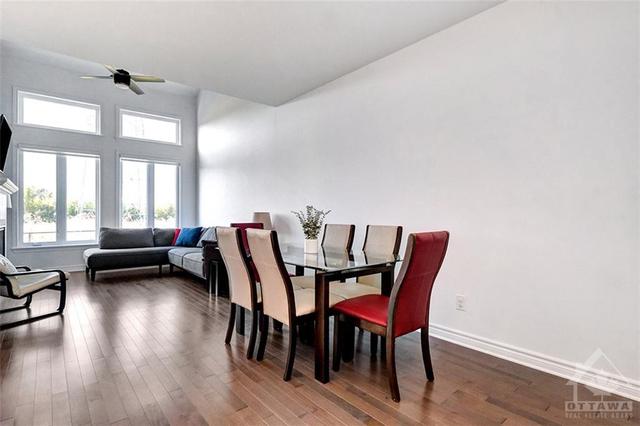 701 Putney Crescent, Townhouse with 3 bedrooms, 3 bathrooms and 2 parking in Ottawa ON | Image 9