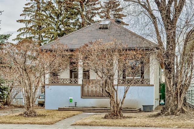 2018 41 Street Se, House detached with 2 bedrooms, 1 bathrooms and 3 parking in Calgary AB | Image 1