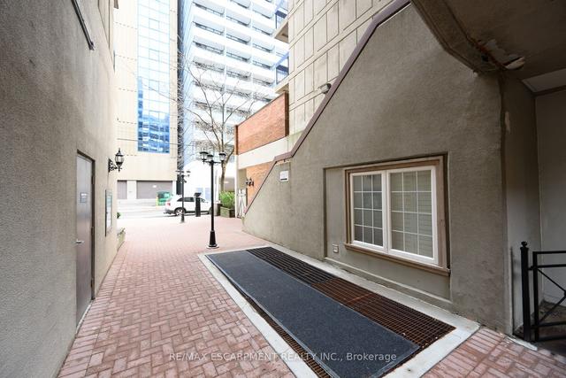 100 - 78 St Patrick St, Townhouse with 1 bedrooms, 1 bathrooms and 0 parking in Toronto ON | Image 30