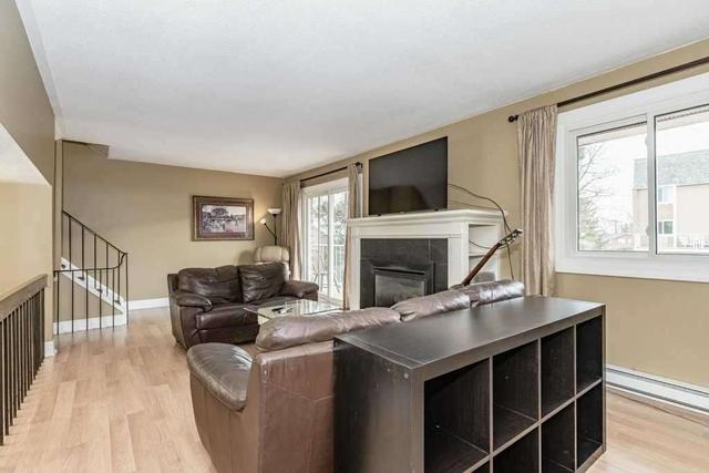 2055 Worthington Dr, House attached with 4 bedrooms, 2 bathrooms and 3 parking in Oakville ON | Image 6