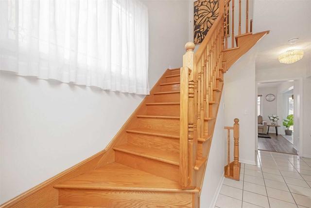 1356 Quest Circ, House semidetached with 3 bedrooms, 4 bathrooms and 5 parking in Mississauga ON | Image 15