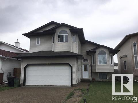 7507 168 Av Nw, House detached with 4 bedrooms, 3 bathrooms and null parking in Edmonton AB | Card Image