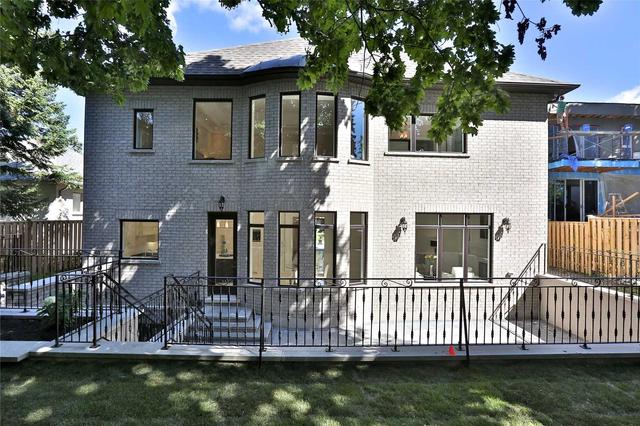 18 Viamede Cres, House detached with 4 bedrooms, 7 bathrooms and 7 parking in Toronto ON | Image 20