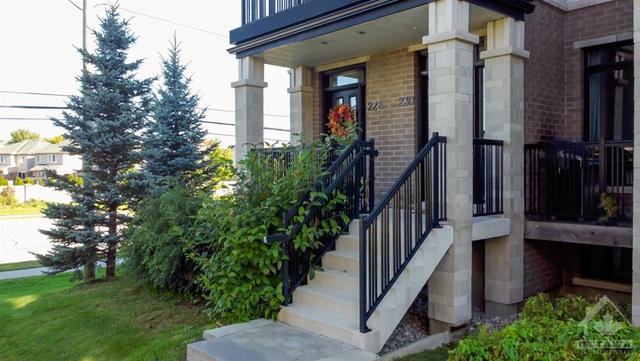 228 Pembina Private, House attached with 2 bedrooms, 2 bathrooms and 1 parking in Ottawa ON | Image 2