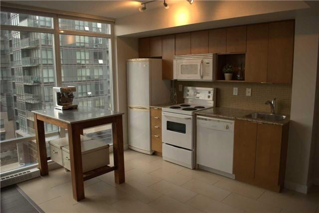 718 - 15 Brunel Crt, Condo with 1 bedrooms, 1 bathrooms and 1 parking in Toronto ON | Image 8