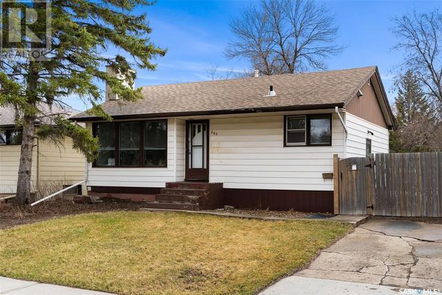 609 Broadway Avenue E, House detached with 3 bedrooms, 1 bathrooms and null parking in Regina SK | Image 1