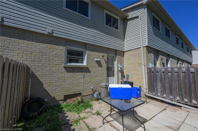 39 - 101 Highview Avenue E, House attached with 3 bedrooms, 1 bathrooms and null parking in London ON | Image 5
