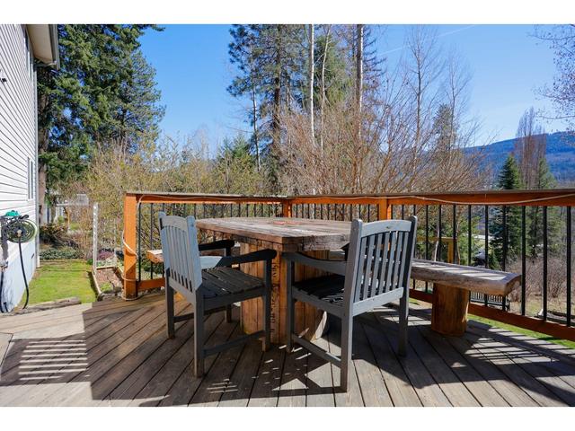 5820 Woodland Drive, House detached with 4 bedrooms, 4 bathrooms and null parking in Central Kootenay F BC | Image 54