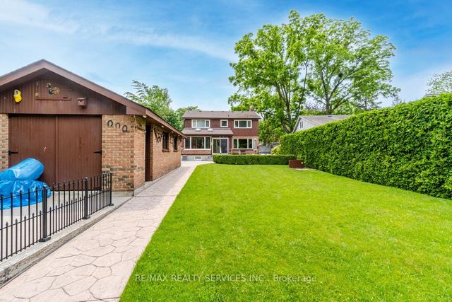 116 Elizabeth St S, House detached with 4 bedrooms, 3 bathrooms and 10 parking in Brampton ON | Image 24