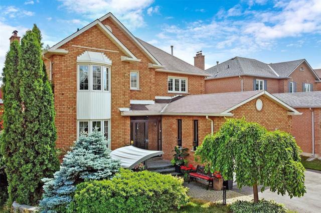 88 Savage Rd, House detached with 4 bedrooms, 4 bathrooms and 6 parking in Newmarket ON | Card Image