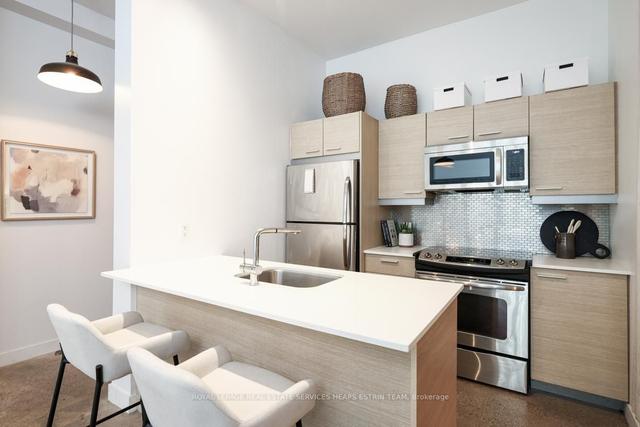 309 - 569 King St E, Condo with 1 bedrooms, 1 bathrooms and 1 parking in Toronto ON | Image 2