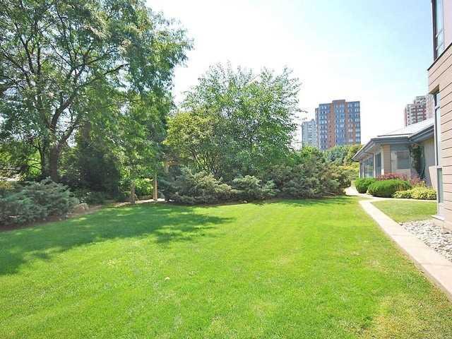 1003 - 250 Webb Dr, Condo with 2 bedrooms, 2 bathrooms and 2 parking in Mississauga ON | Image 18