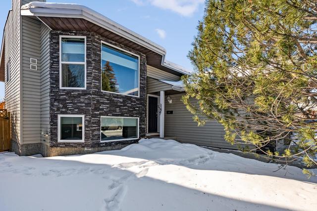 57 Shannon Circle Sw, House detached with 3 bedrooms, 3 bathrooms and 4 parking in Calgary AB | Image 31