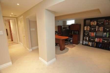 80 Deanvar Ave, House detached with 3 bedrooms, 2 bathrooms and 4 parking in Toronto ON | Image 7