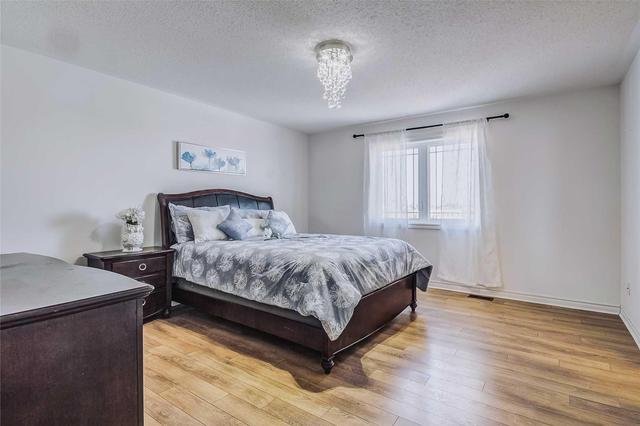 25 Mantz Cres, House detached with 3 bedrooms, 3 bathrooms and 2 parking in Whitby ON | Image 10