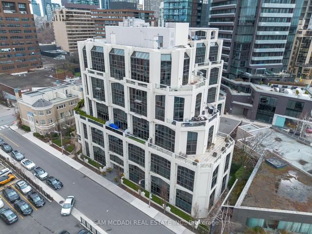 411 - 3 Mcalpine St, Condo with 1 bedrooms, 1 bathrooms and 1 parking in Toronto ON | Image 1