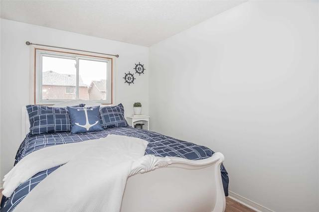 83 Hughes Cres, House attached with 3 bedrooms, 3 bathrooms and 3 parking in Ajax ON | Image 3