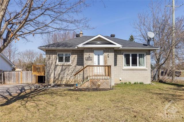 3631 Mcbean Street, House detached with 3 bedrooms, 1 bathrooms and 6 parking in Ottawa ON | Image 1