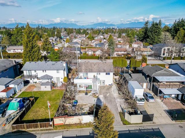 13076 64 Avenue, House detached with 5 bedrooms, 5 bathrooms and 9 parking in Surrey BC | Image 10