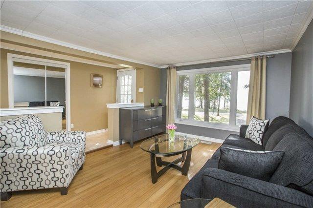 80 Lakeshore Prom, House detached with 2 bedrooms, 1 bathrooms and 4 parking in Oro Medonte ON | Image 4