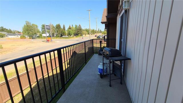 5 - 801 96 Avenue, House attached with 2 bedrooms, 1 bathrooms and null parking in Dawson Creek BC | Image 8