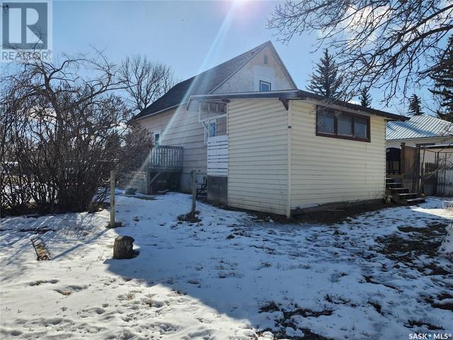 416 Main Street, House detached with 5 bedrooms, 2 bathrooms and null parking in Radville SK | Image 30