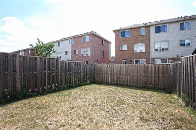 87 Decker Hollow Circ, House attached with 3 bedrooms, 3 bathrooms and 2 parking in Brampton ON | Image 18
