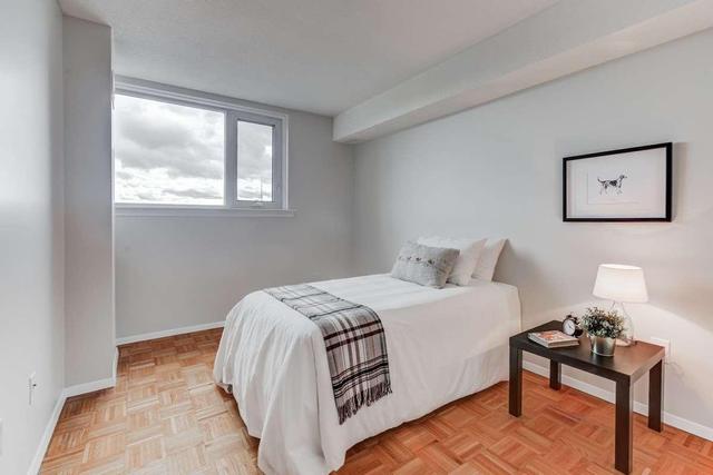 1002 - 270 Scarlett Rd, Condo with 2 bedrooms, 1 bathrooms and 1 parking in Toronto ON | Image 18
