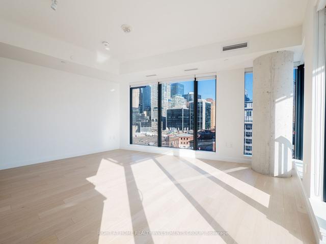 1010 - 2a Church St, Condo with 2 bedrooms, 2 bathrooms and 1 parking in Toronto ON | Image 12