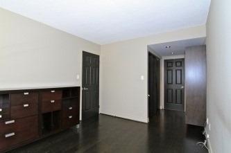 901 - 80 Cumberland St, Condo with 2 bedrooms, 3 bathrooms and 1 parking in Toronto ON | Image 6
