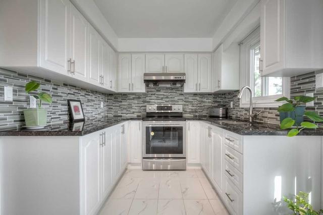 3 - 10 Reidmount Ave, Townhouse with 3 bedrooms, 2 bathrooms and 2 parking in Toronto ON | Image 2