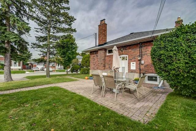 101 Waringstown Dr, House detached with 3 bedrooms, 2 bathrooms and 3 parking in Toronto ON | Image 19