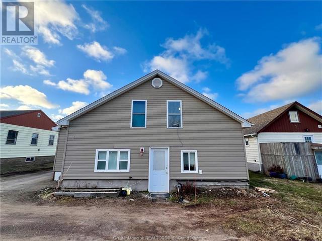 110 Connolly St, House detached with 6 bedrooms, 2 bathrooms and null parking in Moncton NB | Image 23