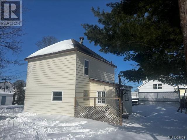 320 St. Andrew Street, House detached with 4 bedrooms, 1 bathrooms and null parking in Bathurst NB | Image 3