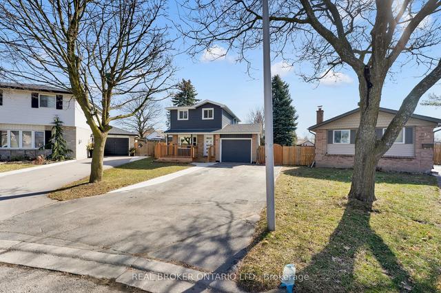19 Hornby Crt, House detached with 3 bedrooms, 2 bathrooms and 5 parking in Cambridge ON | Image 35