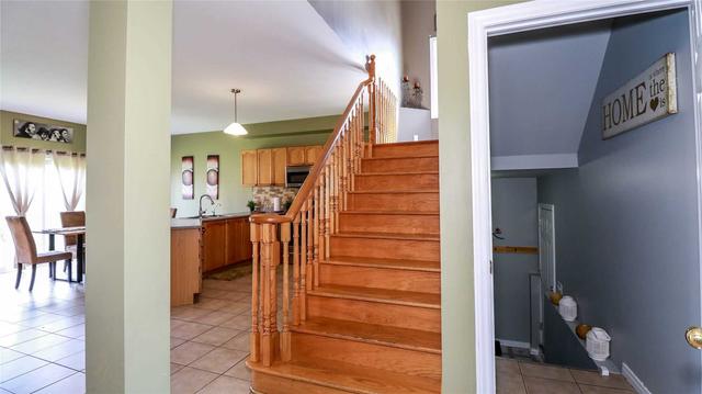 185 Madelaine Dr, House detached with 4 bedrooms, 3 bathrooms and 4 parking in Barrie ON | Image 11