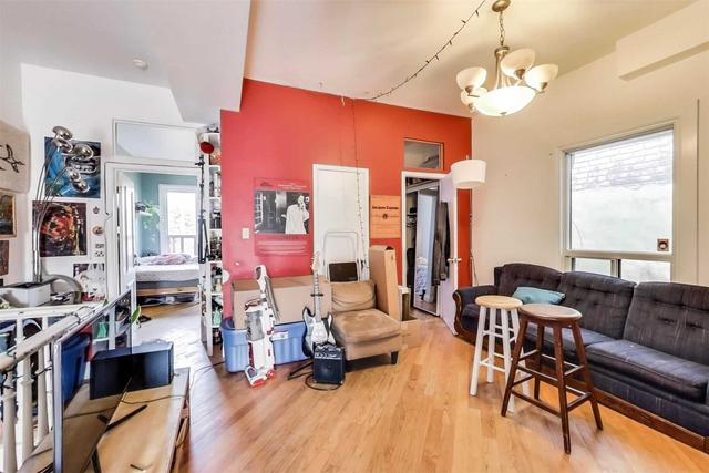 508 Bathurst St, House detached with 9 bedrooms, 3 bathrooms and 2 parking in Toronto ON | Image 12