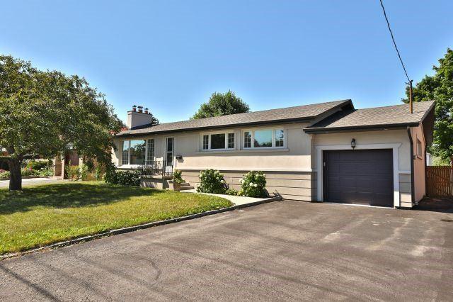 839 Mississauga Valley Blvd, House detached with 3 bedrooms, 2 bathrooms and 4 parking in Mississauga ON | Image 1