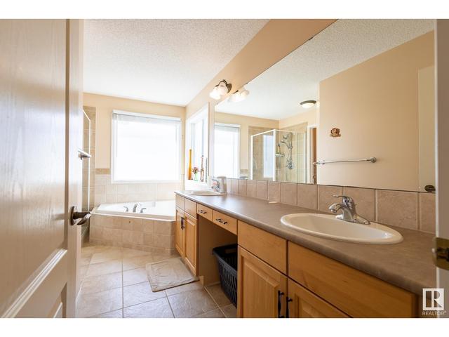3320 40 Av Nw, House detached with 4 bedrooms, 2 bathrooms and 4 parking in Edmonton AB | Image 31
