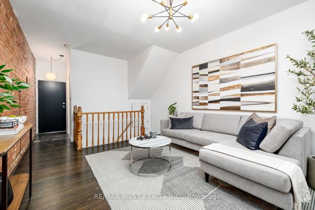 2185 Dundas St W, House attached with 3 bedrooms, 3 bathrooms and 0 parking in Toronto ON | Image 36