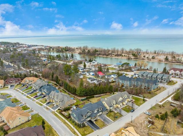 32 Beachway Tr, House attached with 3 bedrooms, 3 bathrooms and 3 parking in Wasaga Beach ON | Image 32